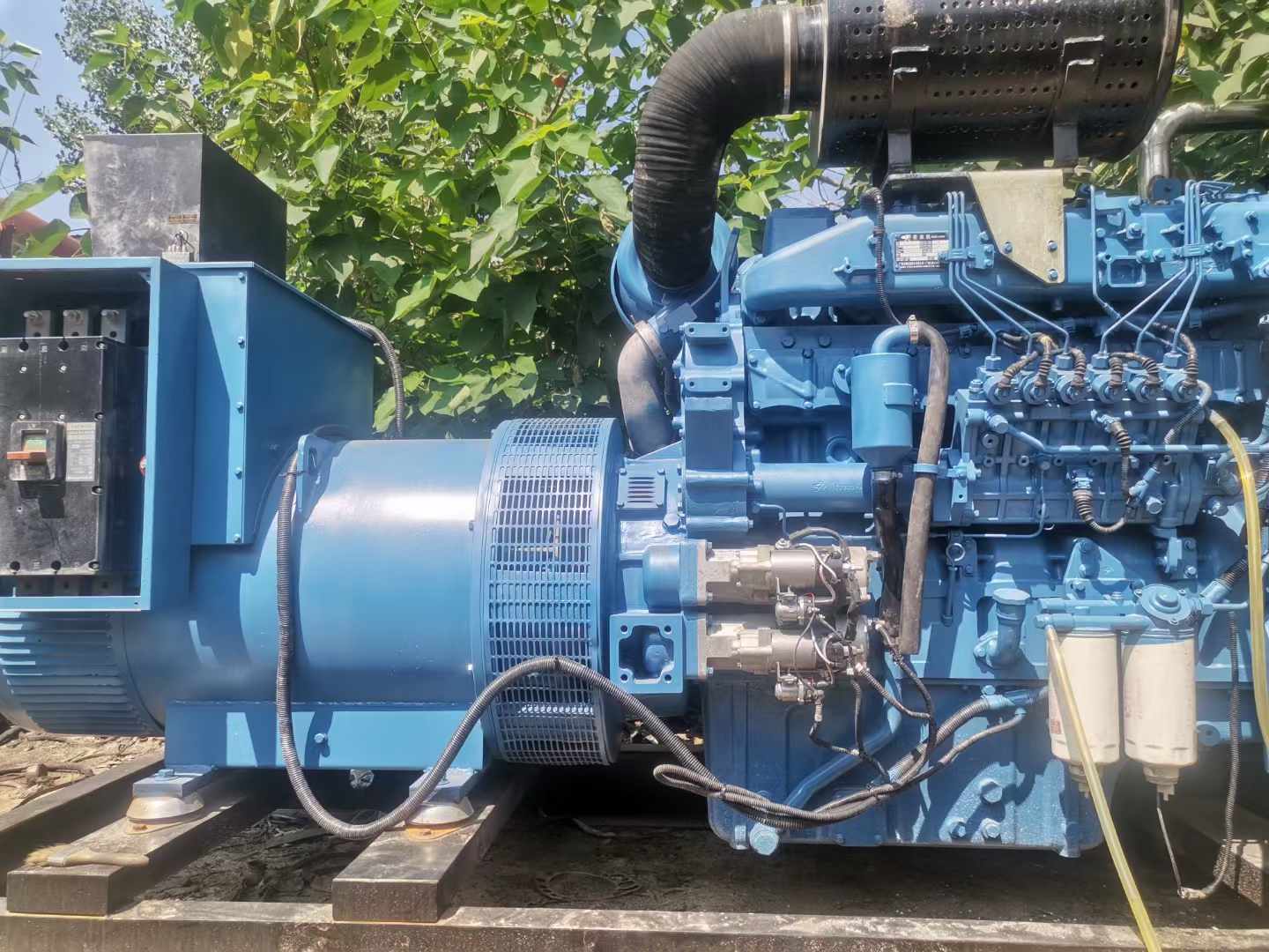 苏尼特左详细说明降低 800kW 柴油发电机输出电流波动的方法