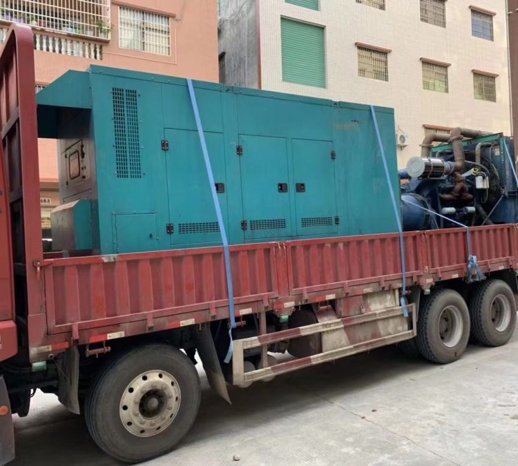 苏尼特左如何在不同负载率下确保 400KW 柴油发电机组的正常运行？